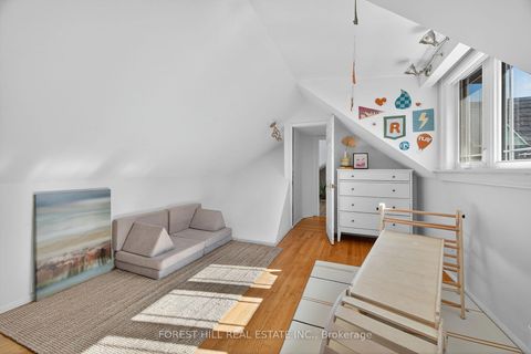 Photo 17 at 210 Kendal Avenue, O'Neill, Oshawa