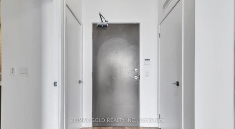 Photo 7 at 1116 - 60 Honeycrisp Crescent, Vaughan Corporate Centre, Vaughan