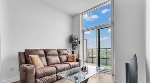 Photo 11 at 1116 - 60 Honeycrisp Crescent, Vaughan Corporate Centre, Vaughan