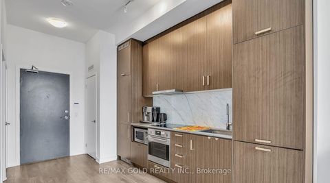 Photo 15 at 1116 - 60 Honeycrisp Crescent, Vaughan Corporate Centre, Vaughan