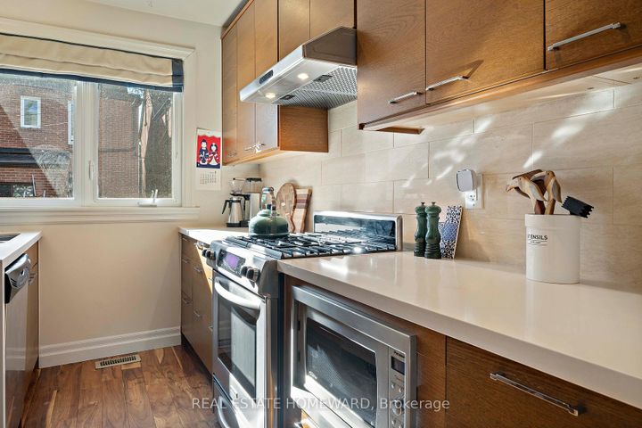 Photo 14 at 142 Bellwoods Avenue, Bellwoods, Toronto