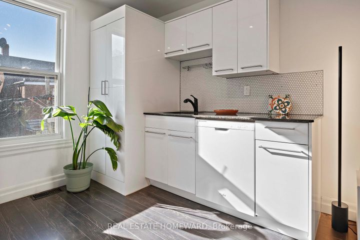 Photo 33 at 142 Bellwoods Avenue, Bellwoods, Toronto