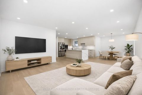 Photo 11 at 55 Cocksfield Avenue, Bathurst Manor, Toronto