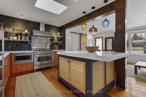 Photo 8 at 22 Rice Drive, Schomberg, King