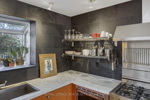 Photo 11 at 22 Rice Drive, Schomberg, King