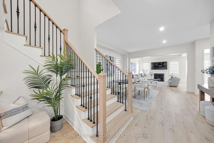 Photo 5 at 2215 Beckman Crescent, Kedron, Oshawa