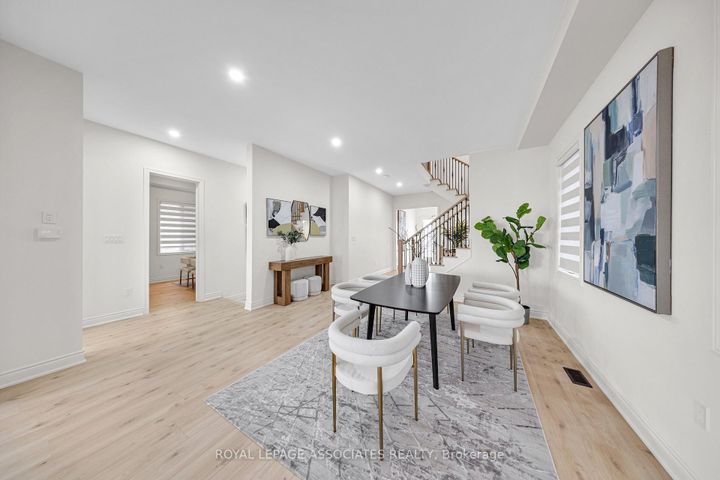 Photo 9 at 2215 Beckman Crescent, Kedron, Oshawa