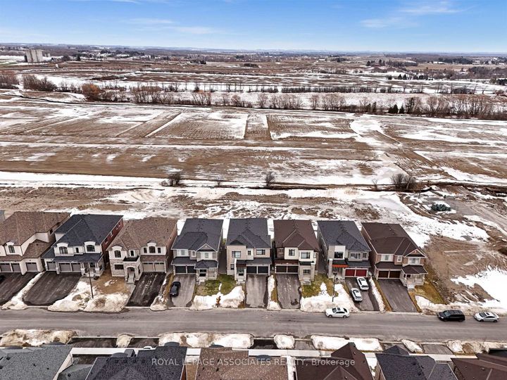 Photo 39 at 2215 Beckman Crescent, Kedron, Oshawa