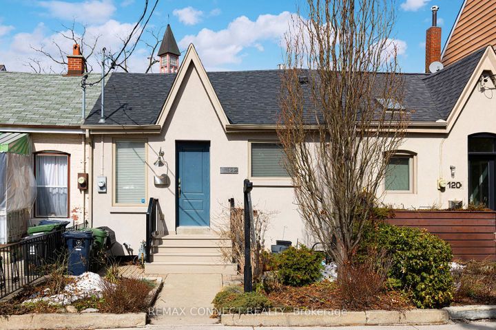 Photo 2 at 122 Robinson Street, Bellwoods, Toronto