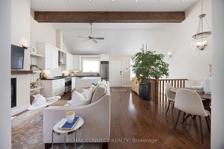 Photo 4 at 122 Robinson Street, Bellwoods, Toronto