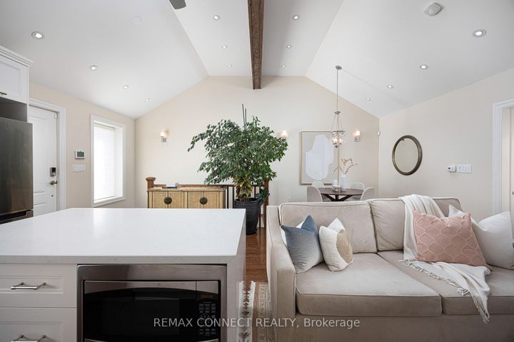 Photo 6 at 122 Robinson Street, Bellwoods, Toronto