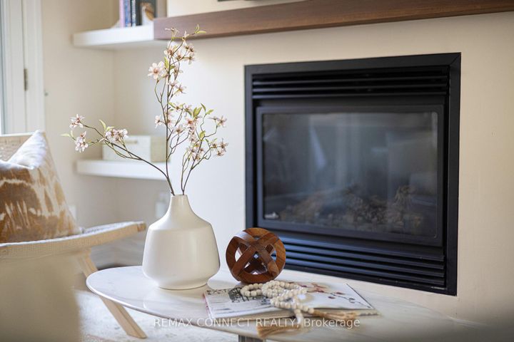 Photo 10 at 122 Robinson Street, Bellwoods, Toronto