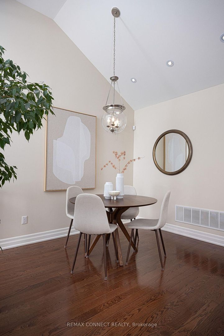 Photo 17 at 122 Robinson Street, Bellwoods, Toronto