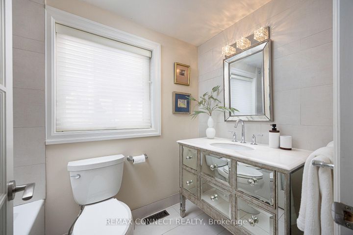 Photo 22 at 122 Robinson Street, Bellwoods, Toronto