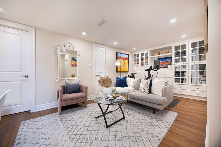 Photo 26 at 122 Robinson Street, Bellwoods, Toronto