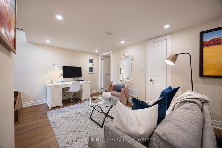 Photo 27 at 122 Robinson Street, Bellwoods, Toronto