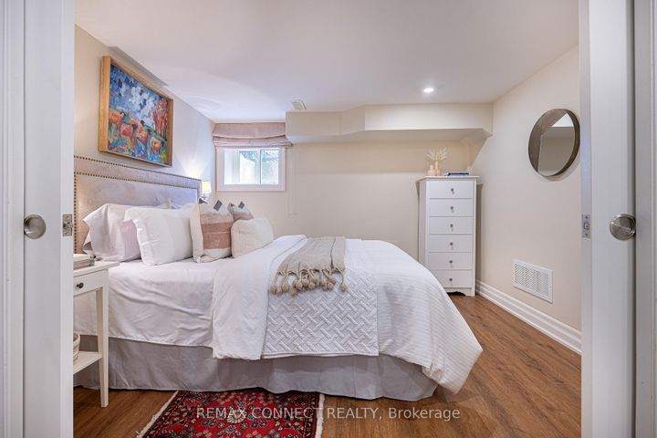 Photo 30 at 122 Robinson Street, Bellwoods, Toronto