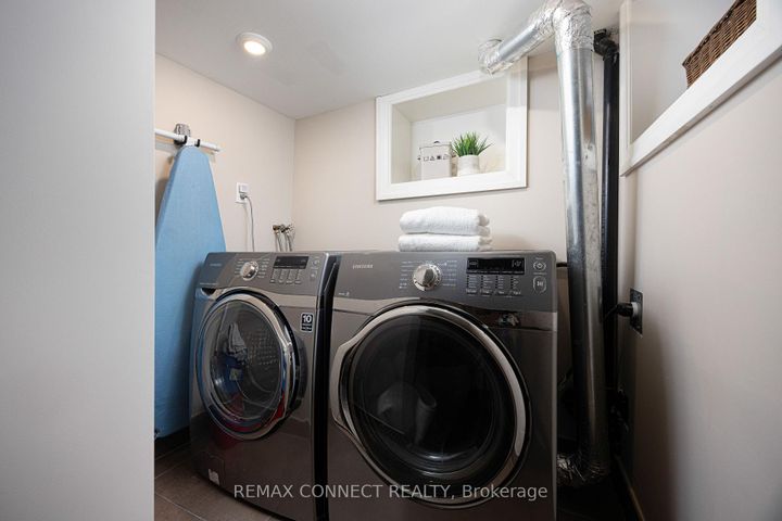 Photo 32 at 122 Robinson Street, Bellwoods, Toronto