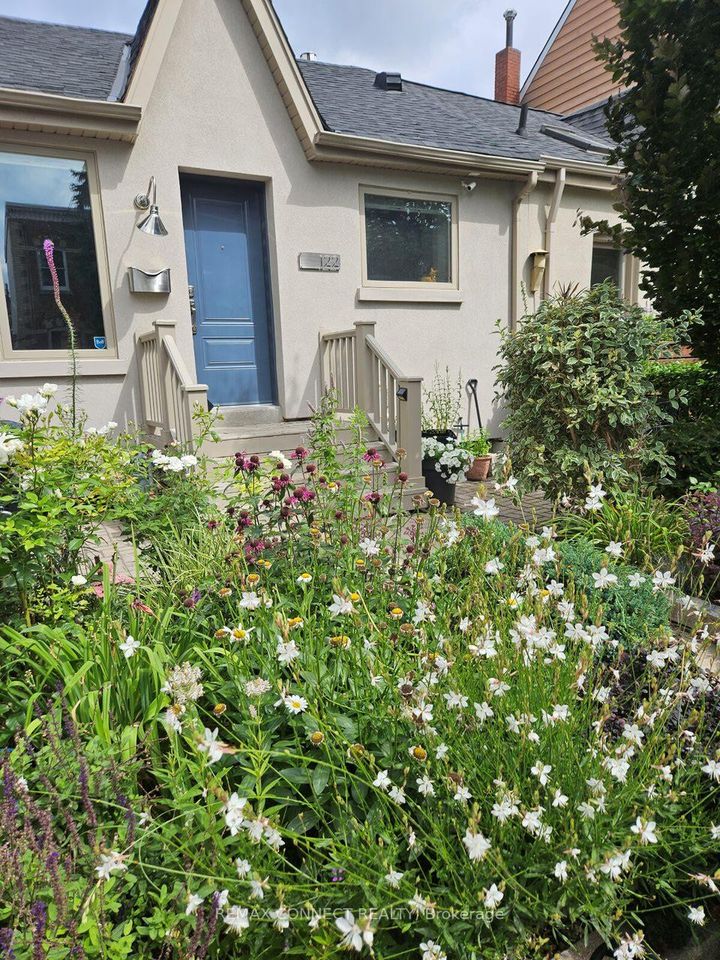 Photo 42 at 122 Robinson Street, Bellwoods, Toronto