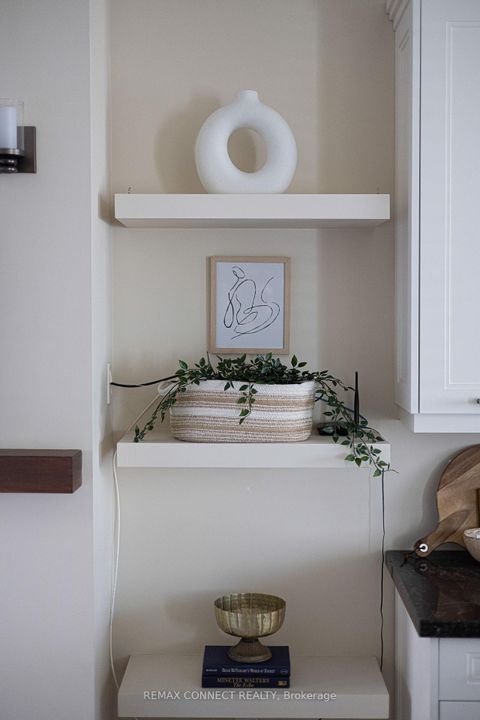 Photo 8 at 122 Robinson Street, Bellwoods, Toronto