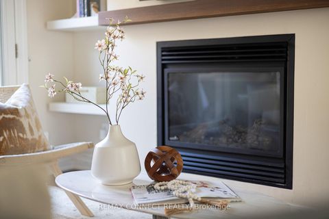 Photo 10 at 122 Robinson Street, Bellwoods, Toronto