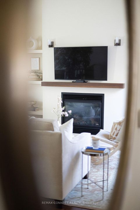 Photo 11 at 122 Robinson Street, Bellwoods, Toronto