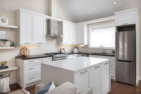 Photo 13 at 122 Robinson Street, Bellwoods, Toronto