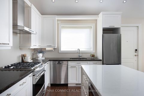 Photo 14 at 122 Robinson Street, Bellwoods, Toronto