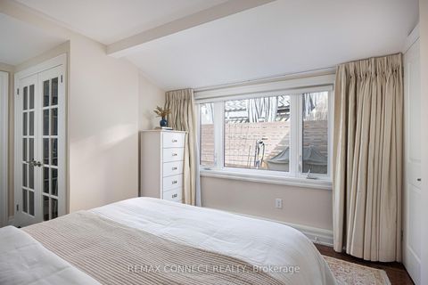 Photo 20 at 122 Robinson Street, Bellwoods, Toronto