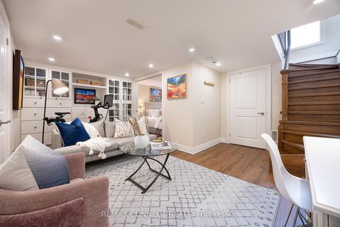 Photo 25 at 122 Robinson Street, Bellwoods, Toronto