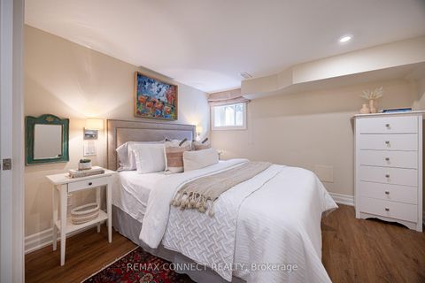 Photo 29 at 122 Robinson Street, Bellwoods, Toronto