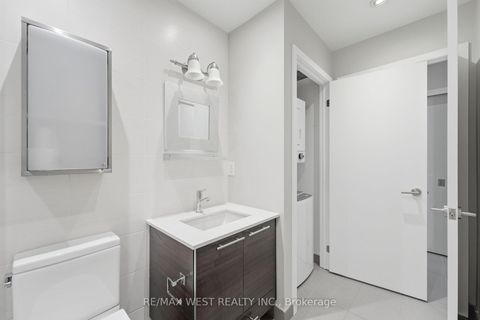 Photo 4 at 510 - 3 Market Street, Waterfront Communities C8, Toronto