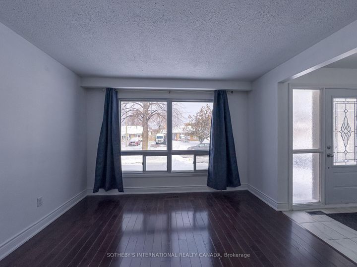 Photo 7 at 3240 Trisha Downs, Mississauga Valleys, Mississauga