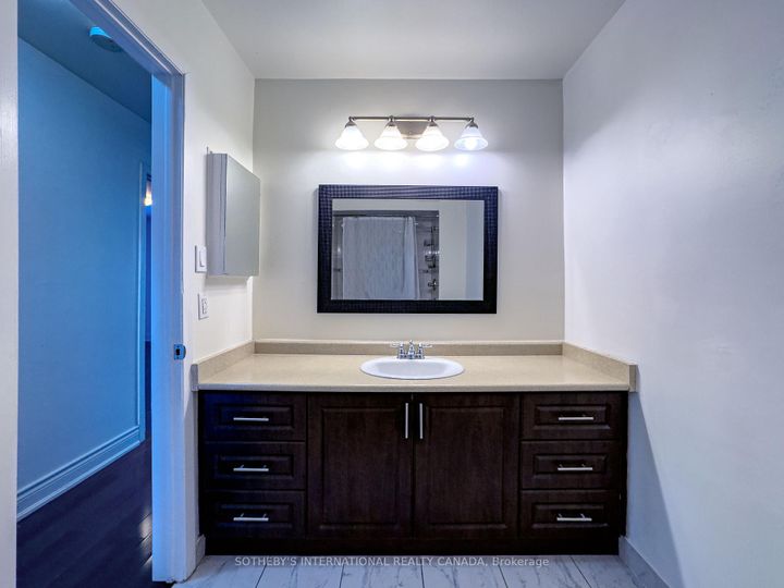 Photo 11 at 3240 Trisha Downs, Mississauga Valleys, Mississauga