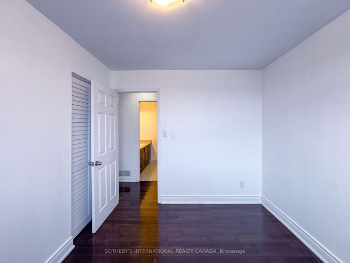 Photo 14 at 3240 Trisha Downs, Mississauga Valleys, Mississauga