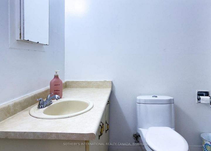 Photo 24 at 3240 Trisha Downs, Mississauga Valleys, Mississauga