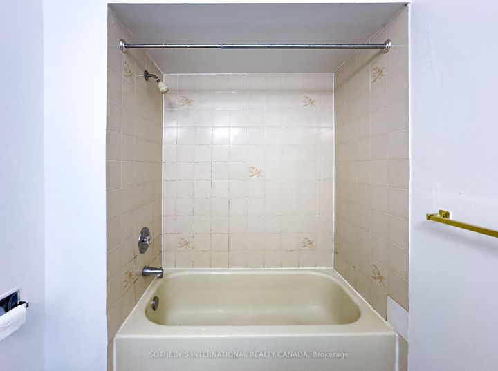 Photo 25 at 3240 Trisha Downs, Mississauga Valleys, Mississauga