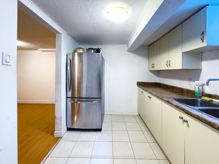 Photo 34 at 3240 Trisha Downs, Mississauga Valleys, Mississauga