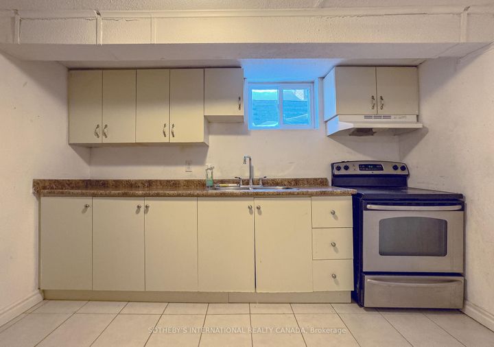 Photo 35 at 3240 Trisha Downs, Mississauga Valleys, Mississauga
