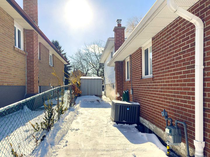 Photo 37 at 3240 Trisha Downs, Mississauga Valleys, Mississauga