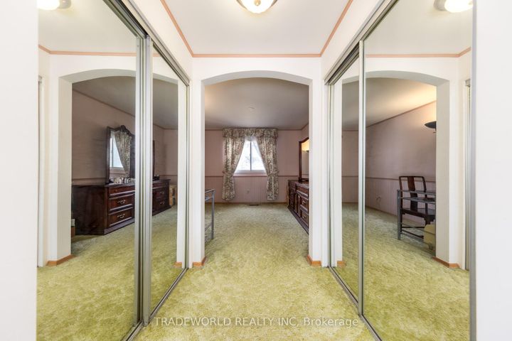 Photo 16 at 1924 Steepbank Crescent, Applewood, Mississauga