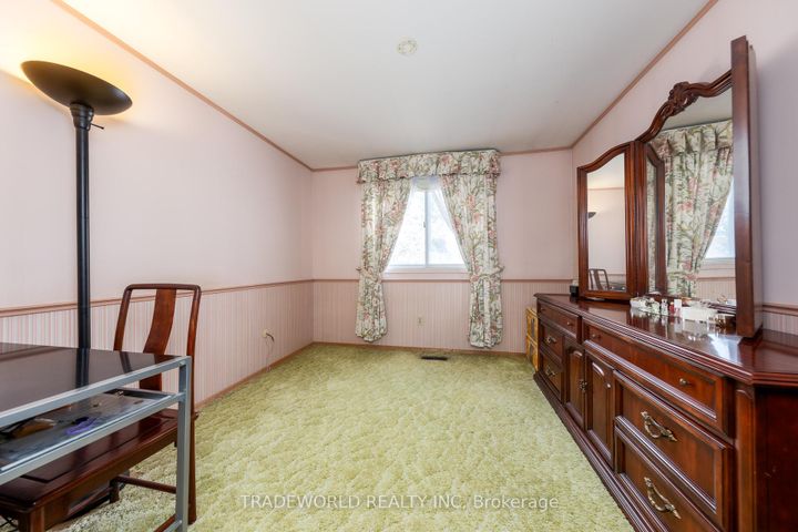 Photo 17 at 1924 Steepbank Crescent, Applewood, Mississauga