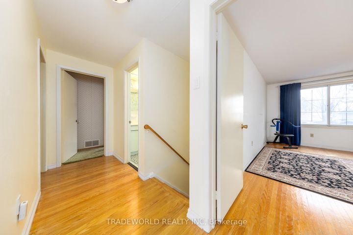 Photo 18 at 1924 Steepbank Crescent, Applewood, Mississauga