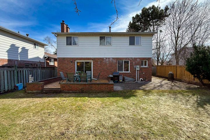 Photo 26 at 1924 Steepbank Crescent, Applewood, Mississauga