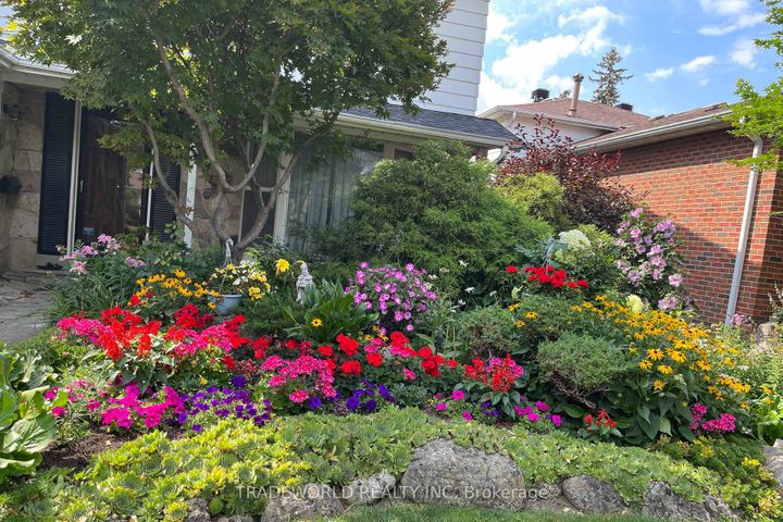 Photo 27 at 1924 Steepbank Crescent, Applewood, Mississauga