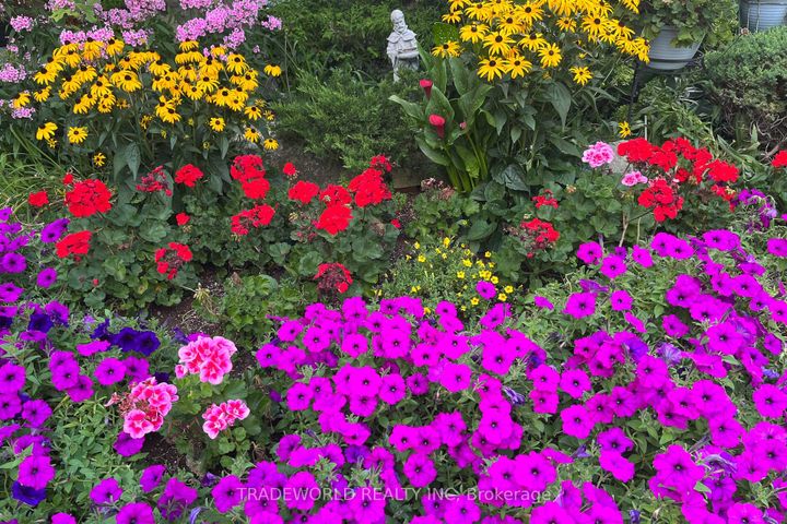 Photo 28 at 1924 Steepbank Crescent, Applewood, Mississauga