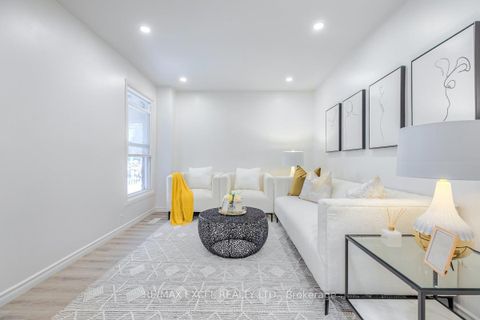 Photo 2 at 34 Whistling Hills Drive, Milliken, Toronto