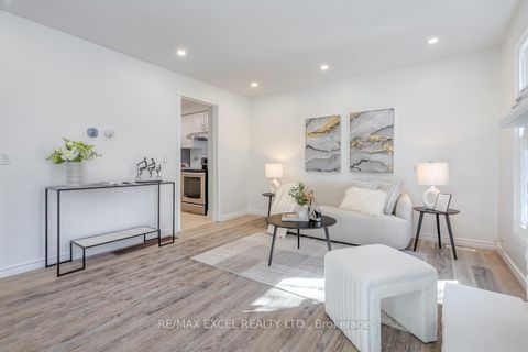 Photo 7 at 34 Whistling Hills Drive, Milliken, Toronto