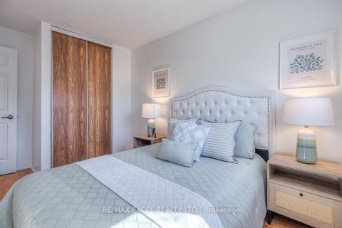 Photo 26 at 34 Whistling Hills Drive, Milliken, Toronto