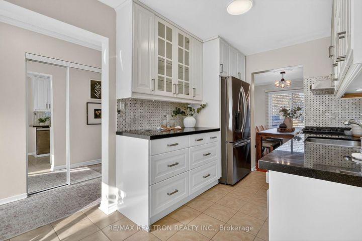 Photo 6 at 1787 Listowell Crescent, Liverpool, Pickering